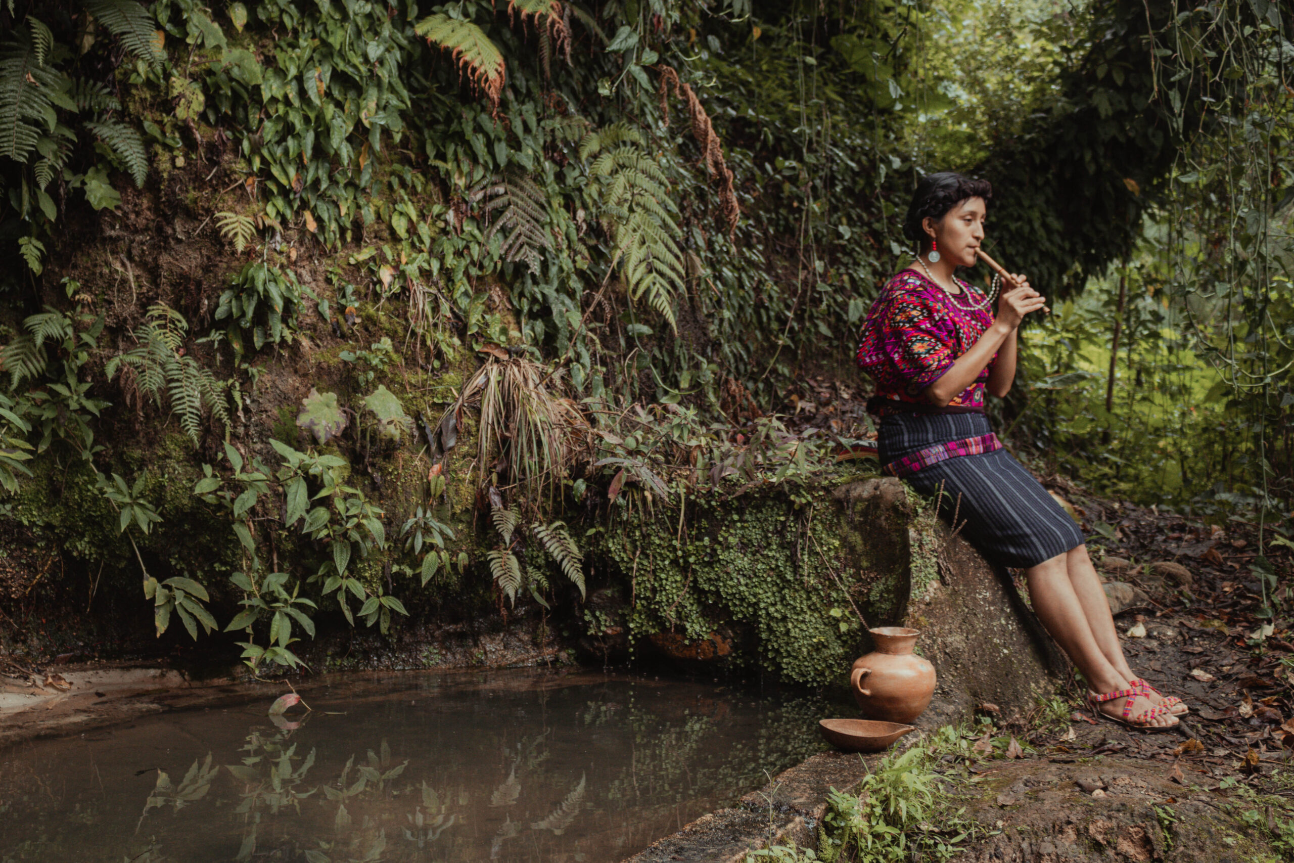 Young indigenous woman from the Quiché Maya People of Guatemala next to a water source with offerings in gratitude to nature.
The “Indigenous Innovative Solutions” Photography Contest Winners
Name of the photo: Children of the earth. Author: Alexander Pérez Ventura